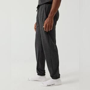 Outdoor Voices Men's Cloudknit Sweatpants Relaxed Fit Gray Jogger Pants Size L